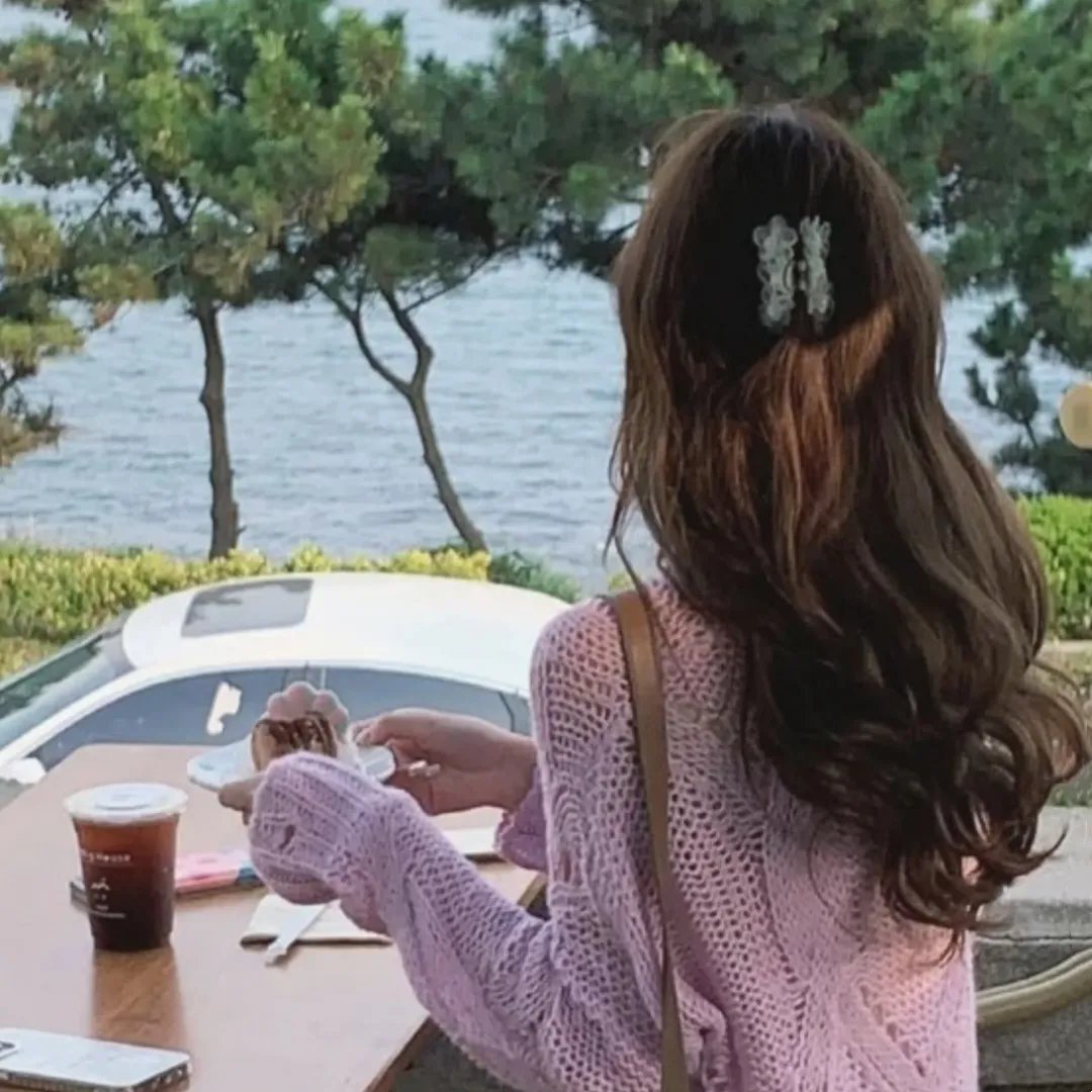 红色尾翼海报
